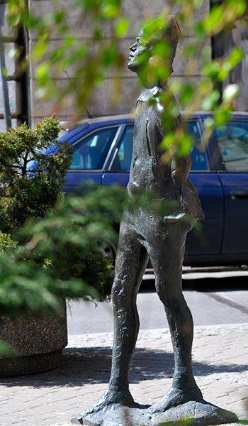 Wędrowiec Rzeźba Bydgoszcz ul. Gdańska